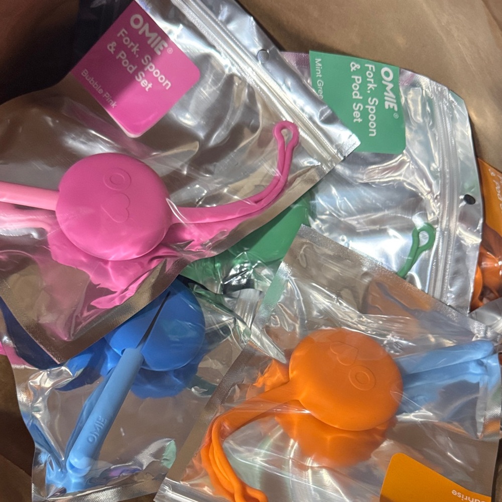 OMIE Colorful Fork, Spoon & Pod Set
